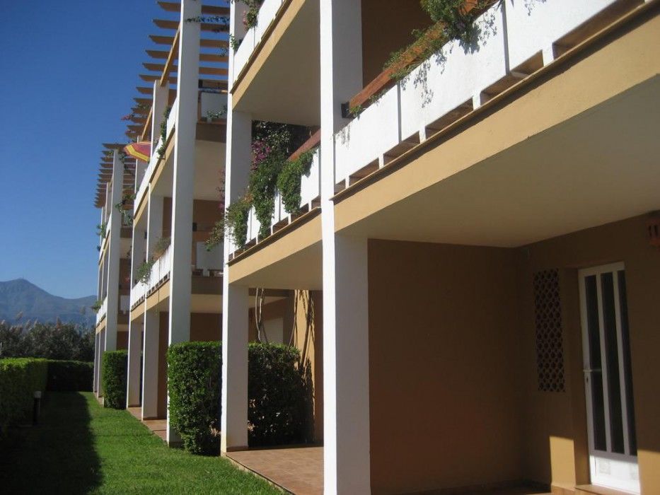 Los Juncos Apartamentos - Solo Familias Oliva Exterior photo