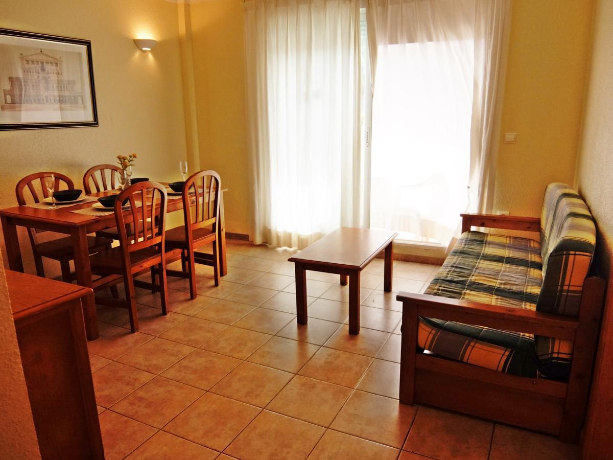 Los Juncos Apartamentos - Solo Familias Oliva Exterior photo