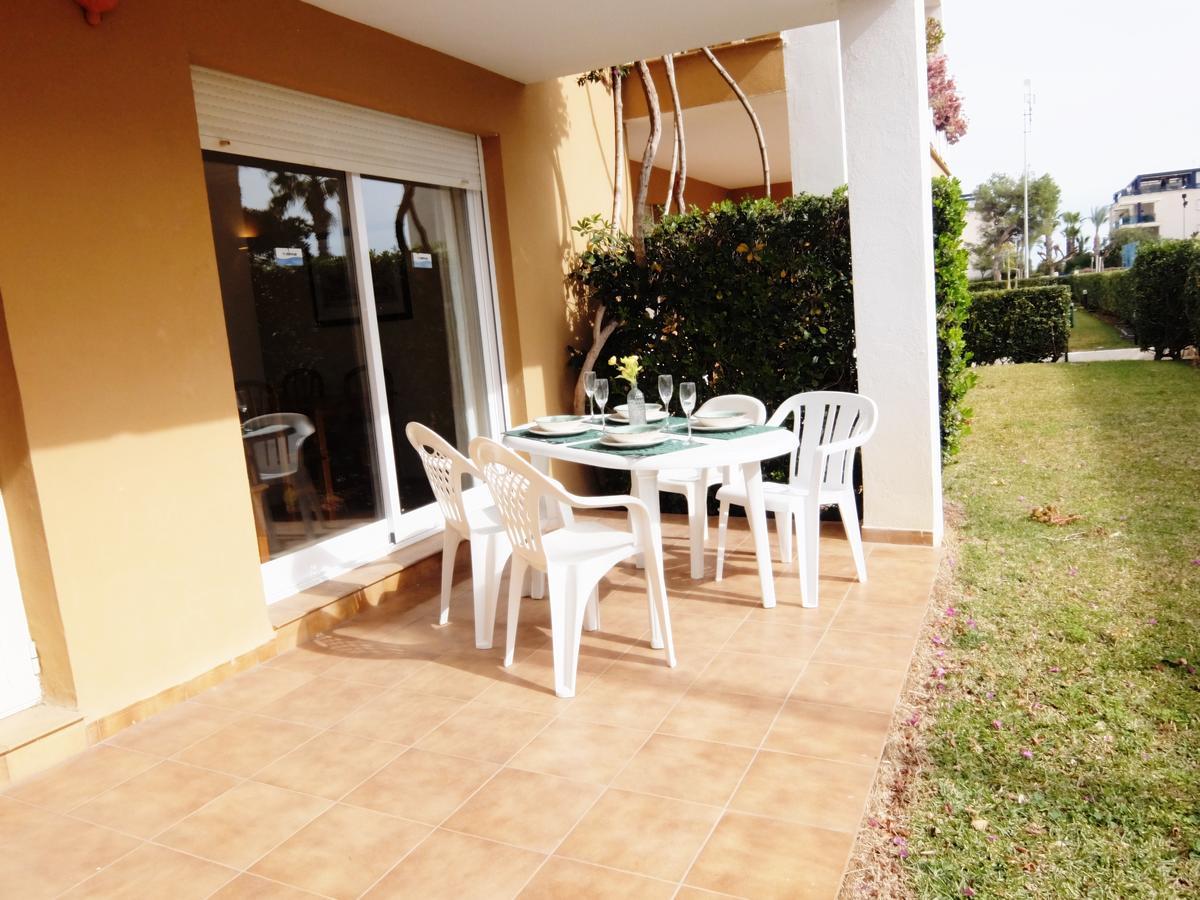 Los Juncos Apartamentos - Solo Familias Oliva Exterior photo