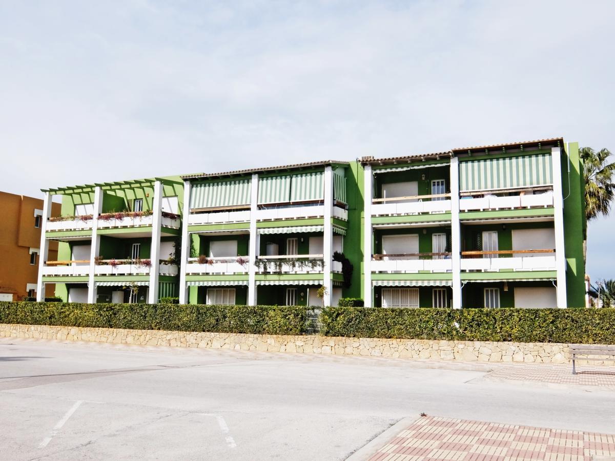 Los Juncos Apartamentos - Solo Familias Oliva Exterior photo
