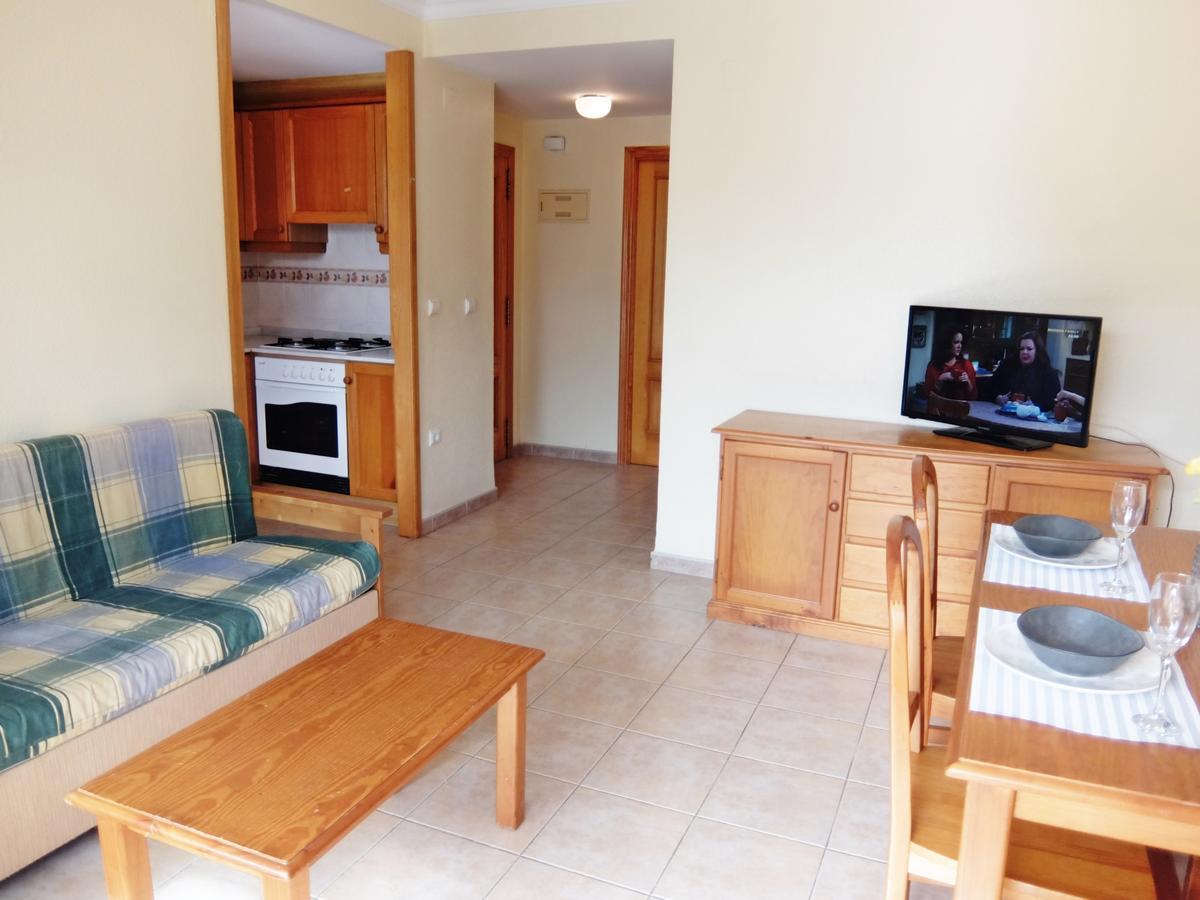 Los Juncos Apartamentos - Solo Familias Oliva Exterior photo